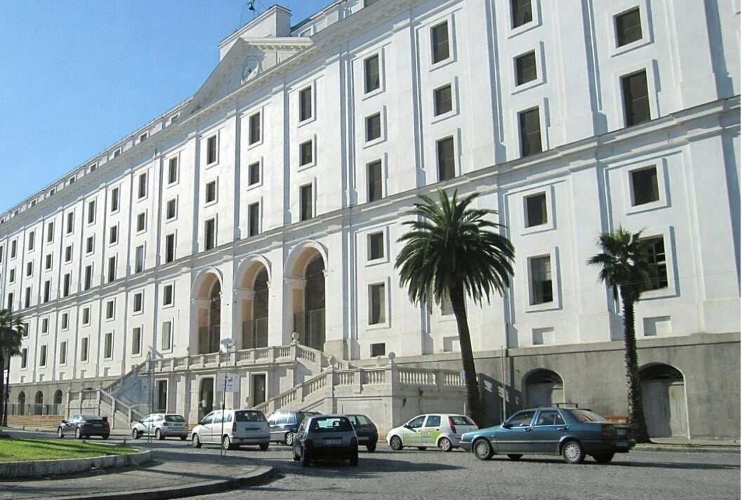 Real Albergo dei Poveri Napoli: storia, curiosità e segreti di Palazzo Fuga Real Albergo dei Poveri Napoli: storia, curiosità e segreti di Palazzo Fuga