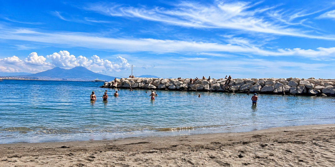 EMERGENZA ALLA ROTONDA DIAZ: la spiaggia libera trasformata in terra di nessuno tra topi e borseggiatori EMERGENZA ALLA ROTONDA DIAZ: la spiaggia libera trasformata in terra di nessuno tra topi e borseggiatori